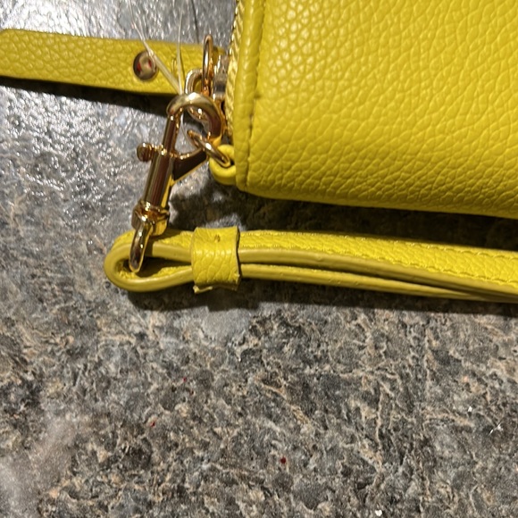 NWT Anne Klein Slim Zip Wallet, AK Coated Hardware & Detachable Wristlet in Lime - Picture 4 of 9